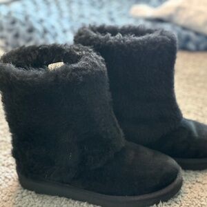 Ugg Boots women’s Cozy Sherpa Fold Over Winter Boots Size 7